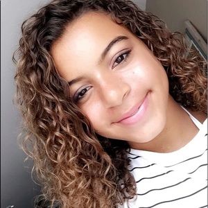 Meet your Posher, Phoenix